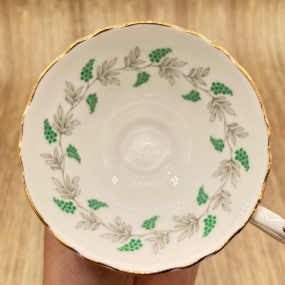 VINTAGE CROWN STAFFORDSHIRE fine bone china  mare England. - Picture 6 of 9